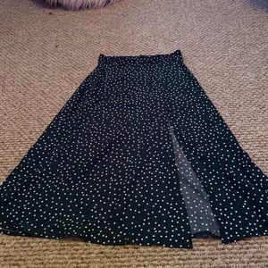 Maxi skirt w/ leg slit
